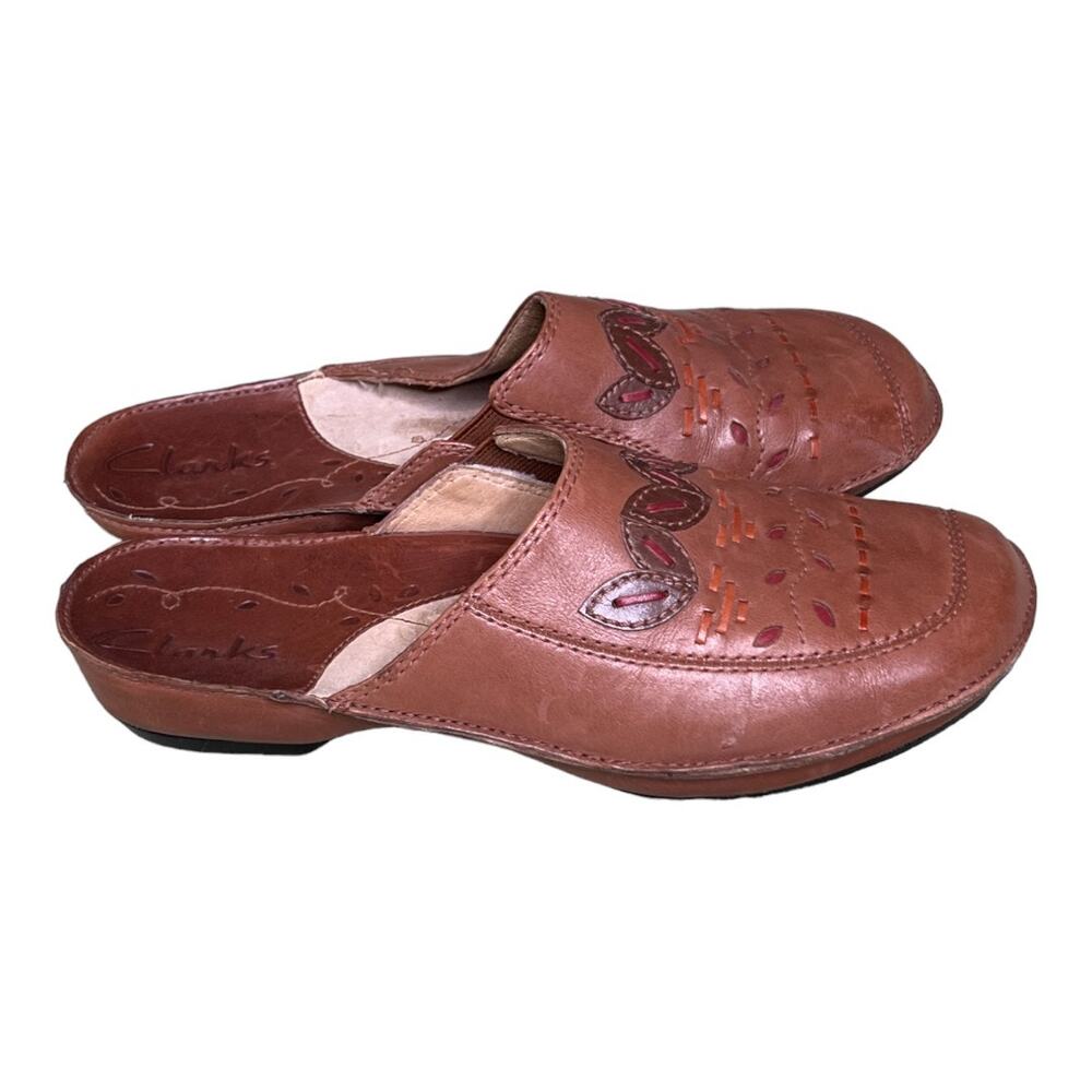 Clarks Leather Artesian Slip On Embroidered Mules Size 7.5 - Picture 2 of 5